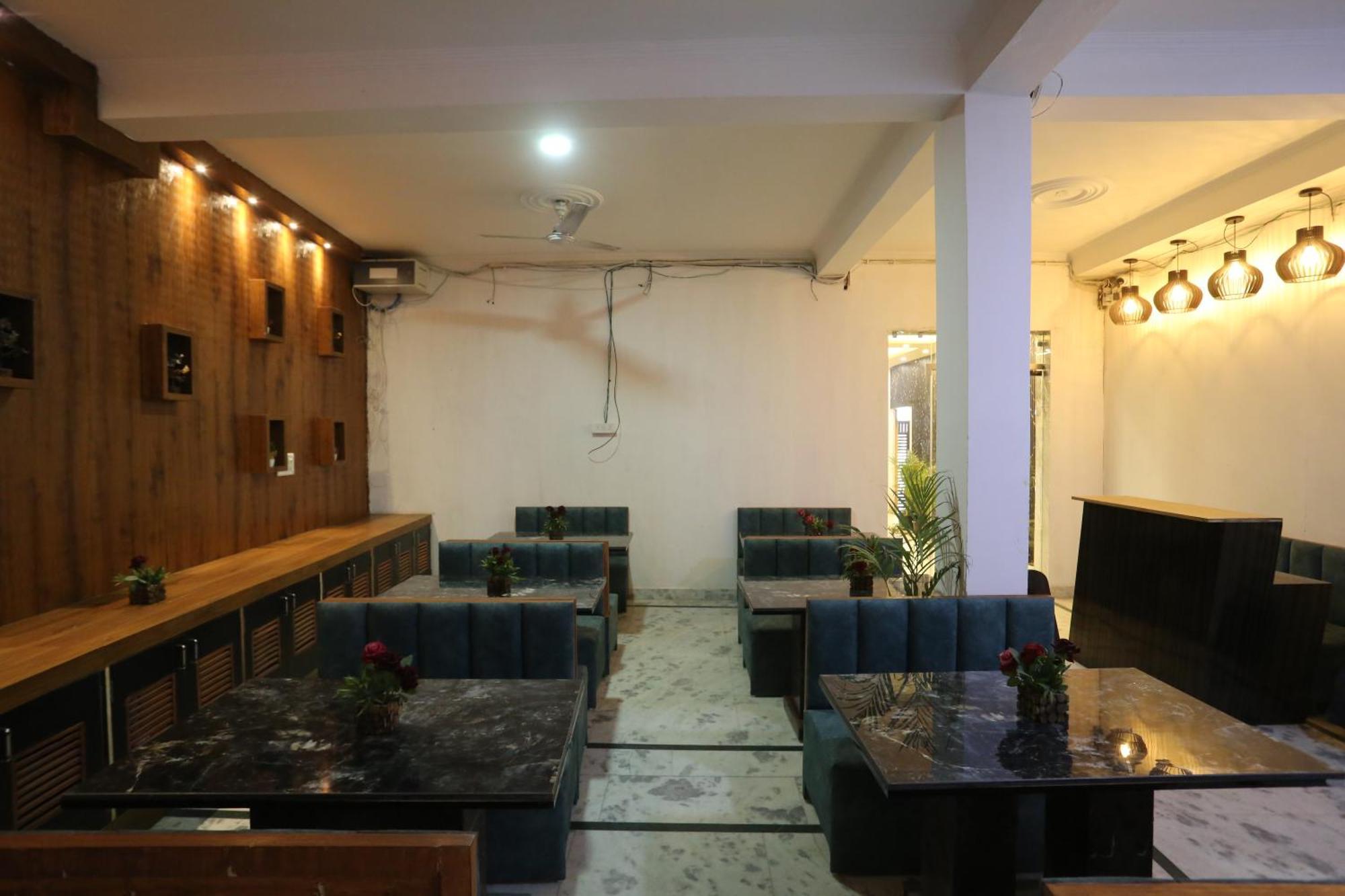 Backpackers - Ink Hotels Delhi Airport By Ss Group Nuova Delhi Esterno foto