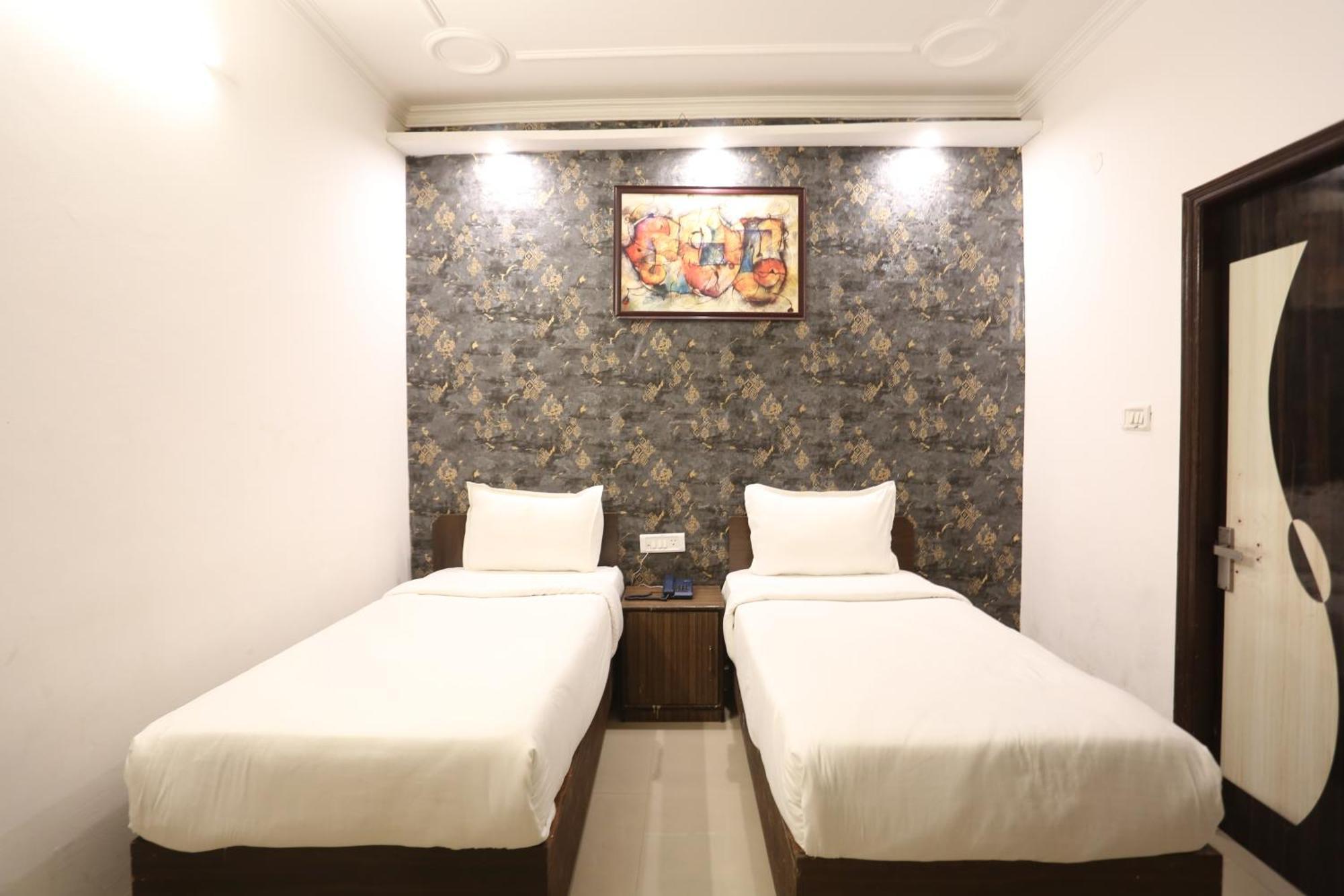 Backpackers - Ink Hotels Delhi Airport By Ss Group Nuova Delhi Esterno foto