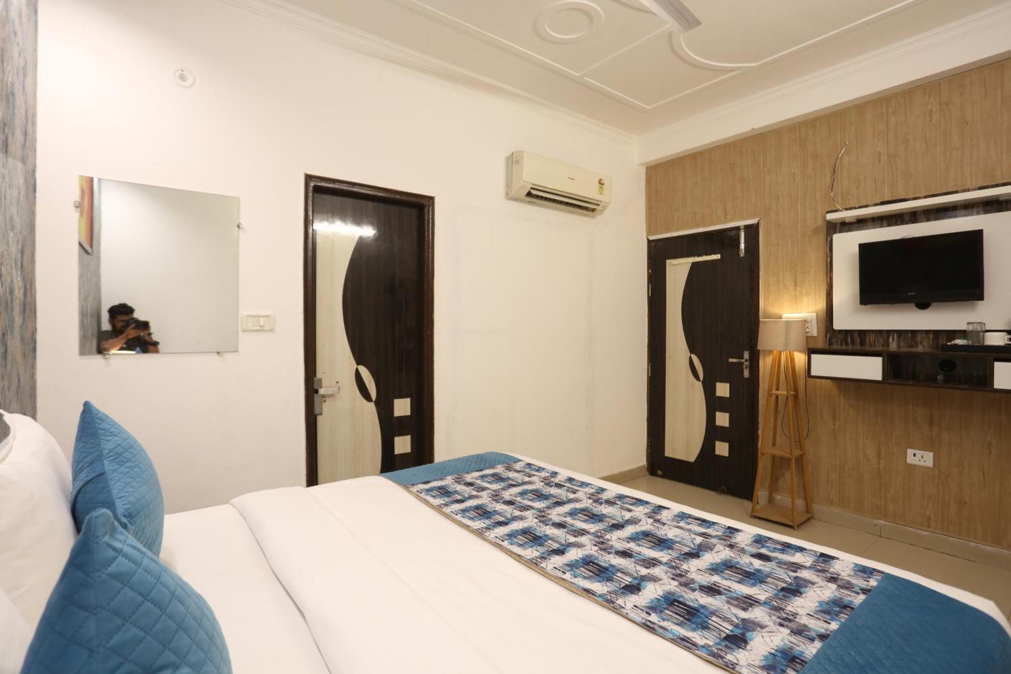 Backpackers - Ink Hotels Delhi Airport By Ss Group Nuova Delhi Esterno foto